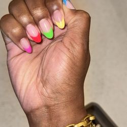 VIVIAN'S NAIL BAR & SPA - French manicure by Lala
