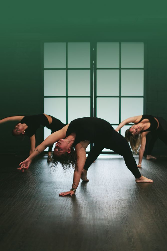 Balance Yoga Barre Logo