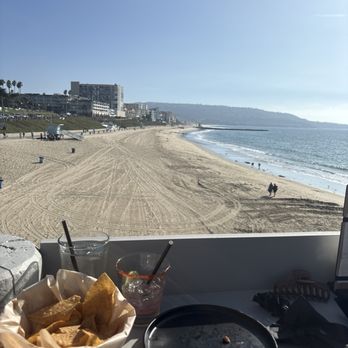Cal Mex Cantina - Gastropubs Near Me - Redondo Beach, California