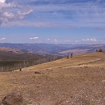 Mt. Washburn - Hiking Near Me - Yellowstone National Park, Wyoming Mt. Washburn - Hiking Near Me - Yellowstone National Park, Wyoming
