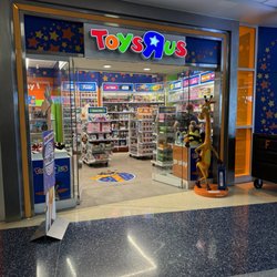 Toys R Us - Still around!