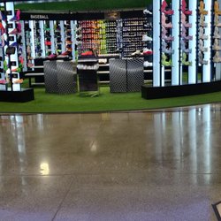 DICK'S Sporting Goods - Store