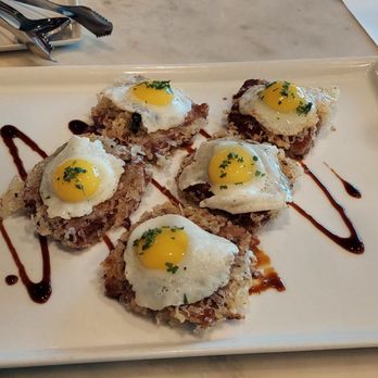 MW Restaurant - New American Near Me - Honolulu, Hawaii