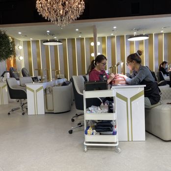 Mogn Nails - Beautiful interior - Nail Salons Near Me - La Mirada, California Mogn Nails - Beautiful interior - Nail Salons Near Me - La Mirada, California