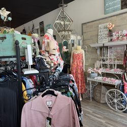 Kelly's Kloset Consignment Boutique