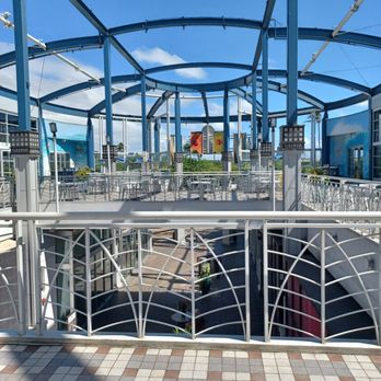 Queen Ka'ahumanu Center - 5/11/26 Seating area for food court - Shopping Centers Near Me - Kahului, Hawaii