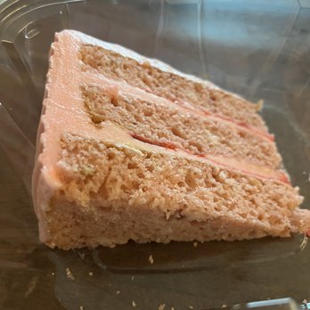 Oohh's and Aahh's - Strawberry Cake - American Near Me - Washington, DC, District of Columbia