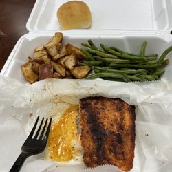 Bonnie Blue House - Salmon, green beans, and potatoes