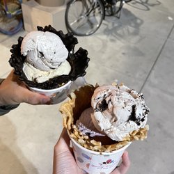 Yummy Creamery - Salted caramel & cookies and cream