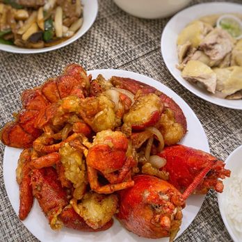 Fancy Chinese Cuisine - Fancy Chinese Cuisine - close up of the Twin Lobsters in Maggi Sauce (2.5 lb). Fanciful indeed. - Dim Sum Near Me - Markham, Ontario