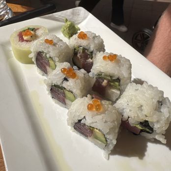 R+D Kitchen - Spicy Tuna Roll - New American Near Me - Yountville, California R+D Kitchen - Spicy Tuna Roll - New American Near Me - Yountville, California