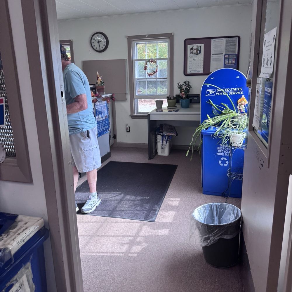 US Post Office - Small interior - Post Offices Near Me - Thompson, Connecticut