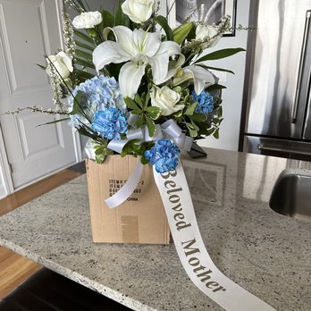 Rogers Park Florist - Nurseries & Gardening Near Me - Chicago, Illinois Rogers Park Florist - Nurseries & Gardening Near Me - Chicago, Illinois