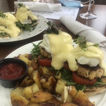 Le Sel Bistro - crab cake benedict - Breakfast & Brunch Near Me - Tacoma, Washington Le Sel Bistro - crab cake benedict - Breakfast & Brunch Near Me - Tacoma, Washington