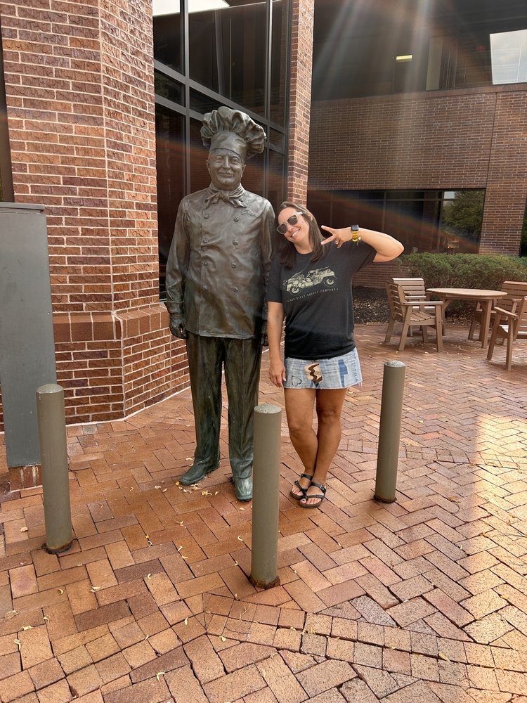 CHEF BOYARDEE STATUE Updated October 2024 Omaha, Nebraska Local