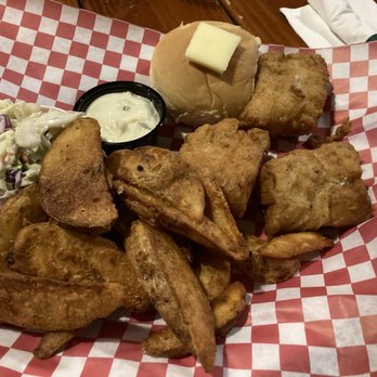 Shamrock Bar & Grille - Shamrock Fish Fry! Yum! - American Near Me - Madison, Wisconsin