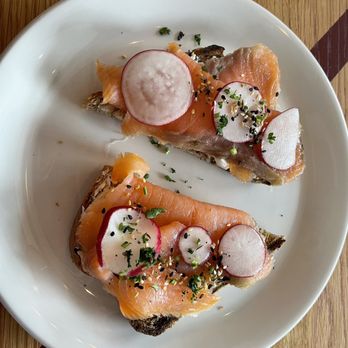 Surveyor - Smoked salmon toast - American Near Me - Washington, DC, District of Columbia