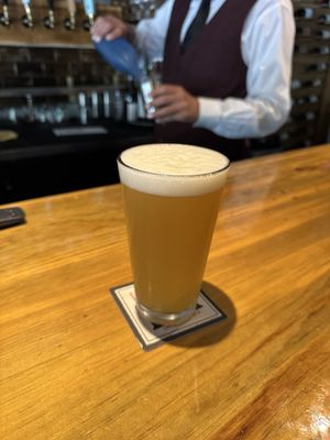 Internos Beer and Wine Bar by null