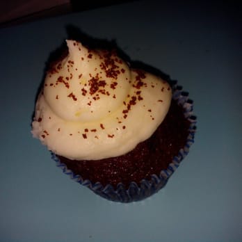 Fluffy Thoughts Cakes - Red velvet cupcake - Bakeries Near Me - McLean, Virginia