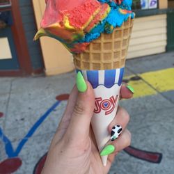 Hollywood Nails - Who doesn't love beautiful nails and Superman ice cream??