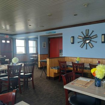 Fox's Lobster House - Dinning Area - Seafood Near Me - York, Maine Fox's Lobster House - Dinning Area - Seafood Near Me - York, Maine