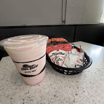 Del Taco - Mexican Near Me - Stanton, California