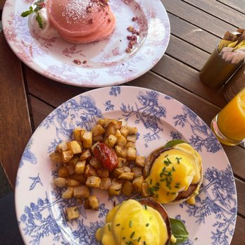 Little Hen - Rose pancakes & egg Benedict - Breakfast & Brunch Near Me - Miami, Florida Little Hen - Rose pancakes & egg Benedict - Breakfast & Brunch Near Me - Miami, Florida