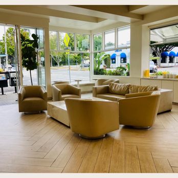 La La Land - Central lounge area where all the great coffee minds meet. ;D #lalaland - Coffee & Tea Near Me - Santa Monica, California La La Land - Central lounge area where all the great coffee minds meet. ;D #lalaland - Coffee & Tea Near Me - Santa Monica, California