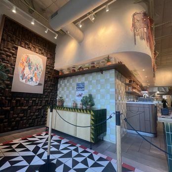 Nando's Peri-Peri - Chicken Shop Near Me - Houston, Texas
