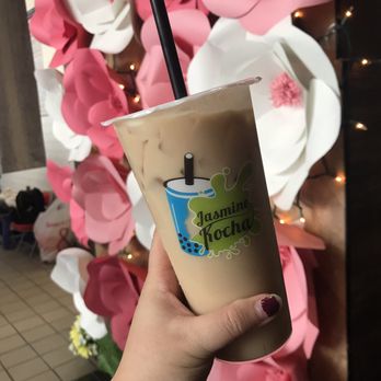 Jasmine Kocha - Cute flower wall they have for pictures - Coffee & Tea Near Me - San Jose, California
