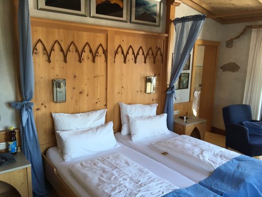 Hotel Hirsch by null