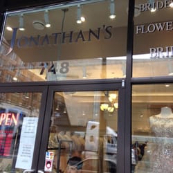 Jonathan's Formal Wear - This is the store don't enter buyer be ware!