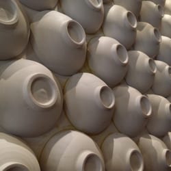 Makanai Ramen Noodle House - Wall full of empty bowls?