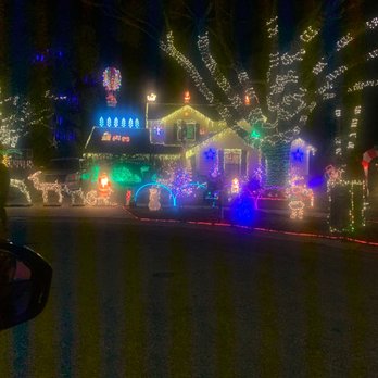 Temple Terrace Light Show - Holiday Decorations Near Me - Tampa, Florida