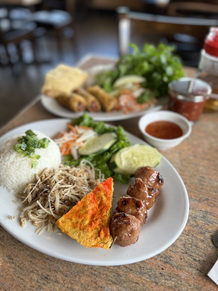 Com Tam Dat Thanh