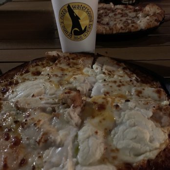 Bruno's Pizza - Gluten free crust with basil pesto sauce, chicken and fresh whole milk mozzarella - Pizza Near Me - Watersound Beach, Florida