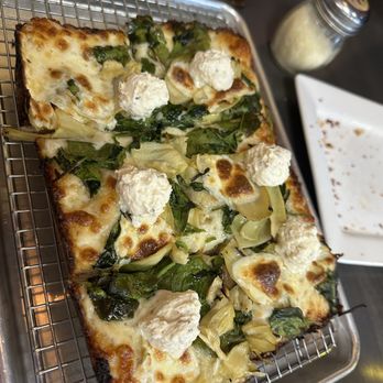 R Town Pizza - Pizza Near Me - Reno, Nevada R Town Pizza - Pizza Near Me - Reno, Nevada