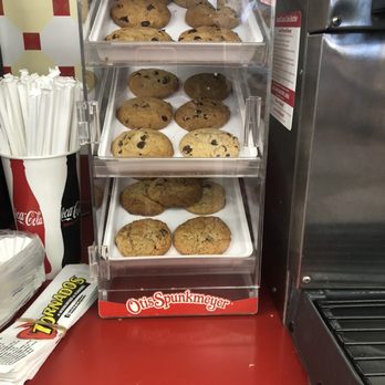 Shell Service - Otis spunkmeyer cookies!!!!! - Gas Stations Near Me - Glendale, California