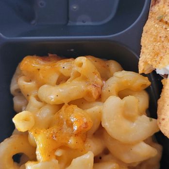 DiDi Coco's Southern Comfort - Tablespoon and half of just ok tasting $6.00 mac n cheese. - Caterers Near Me - Antioch, California