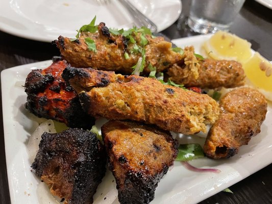 Curry and More by null