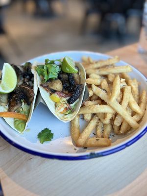 The Nor'Easter Pound & Market by null