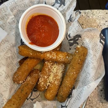 Hickory Bar & Grille - Cheese Sticks - Seafood Near Me - Hermitage, Pennsylvania