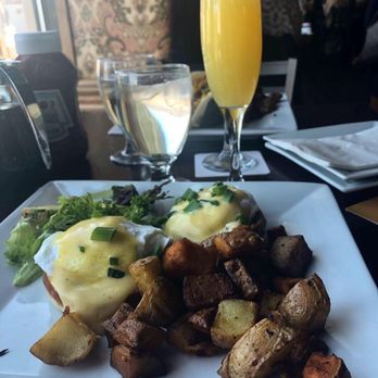 Woodbridge Social - Eggs Benedict - American Near Me - Woodbridge, Connecticut Woodbridge Social - Eggs Benedict - American Near Me - Woodbridge, Connecticut