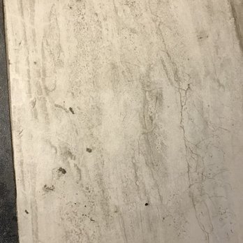 Days Inn by Wyndham Bend - Urine on the bathroom floor - Hotels Near Me - Bend, Oregon