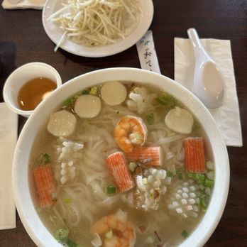 Pho Ga Huong Que - Seafood pho - Vietnamese Near Me - San Leandro, California