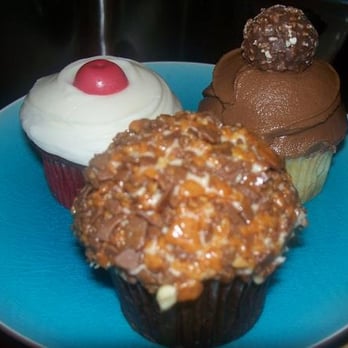 Frosted Cupcakery - my top three cupcake favorites...nutella is #1 by far! - Bakeries Near Me - Long Beach, California