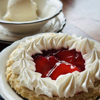 Anna Miller's - Strawberry Tart a la mode - Bakeries Near Me - Aiea, Hawaii