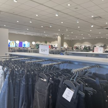 H&M - Men's Clothing Near Me - Camarillo, California