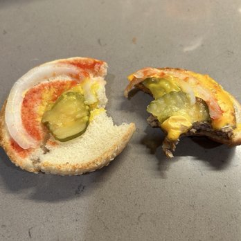 Burger King - Cheeseburger sans extra ketchup, pickles and onions. - Fast Food Near Me - Cornelius, Oregon