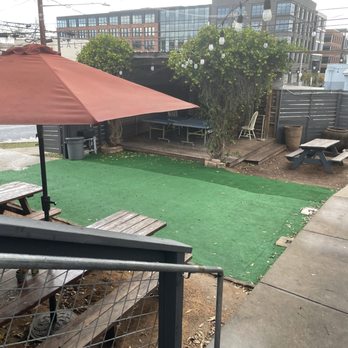 Kebabalicious - Outside patio area - Turkish Near Me - Austin, Texas